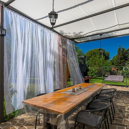Holiday House Chill Out Loborika Marčana エクステリア 写真