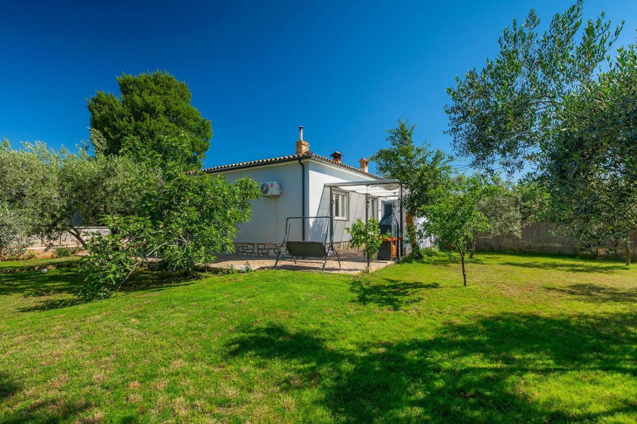 Holiday House Chill Out Loborika Marčana エクステリア 写真