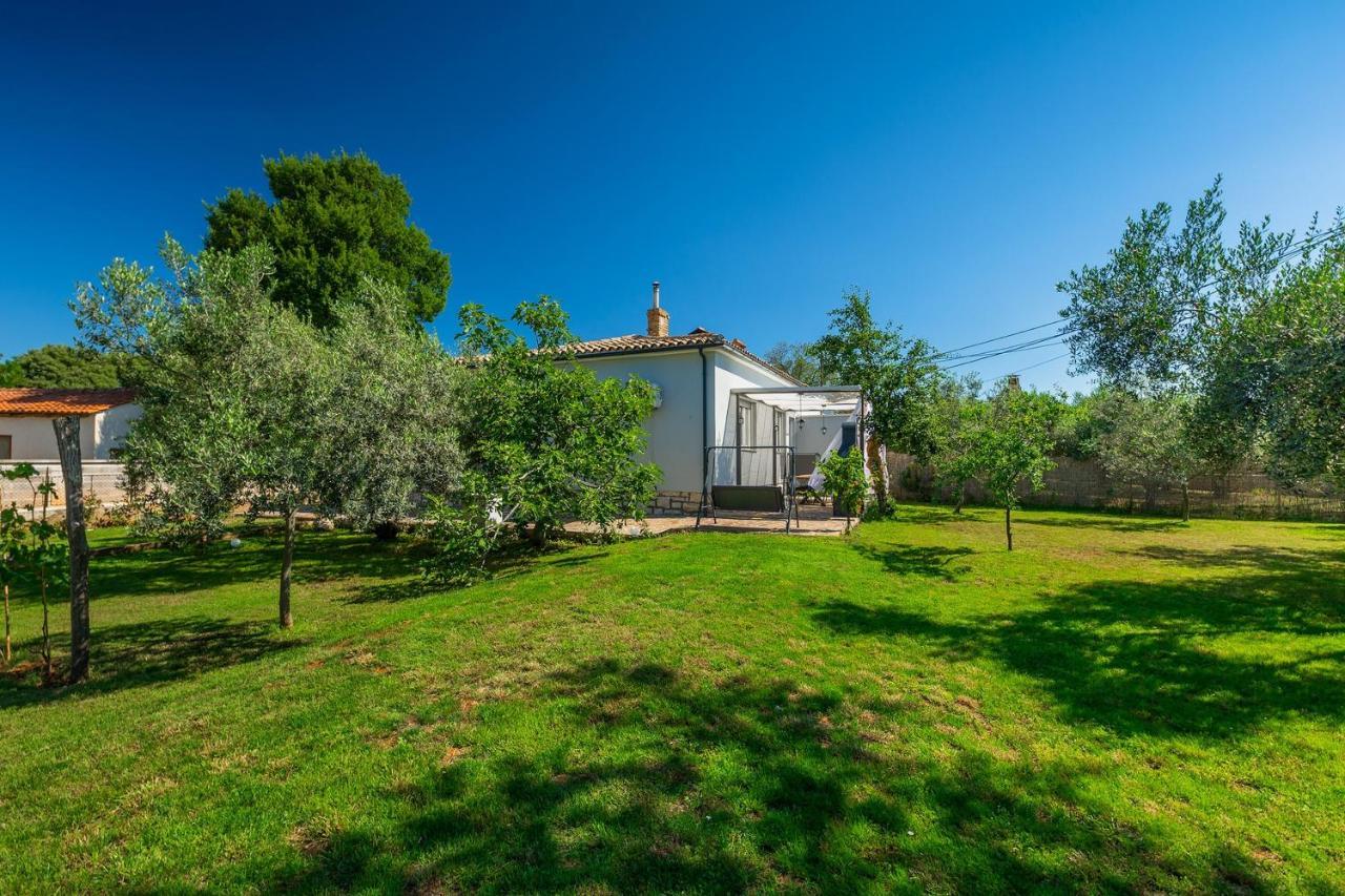 Holiday House Chill Out Loborika Marčana エクステリア 写真